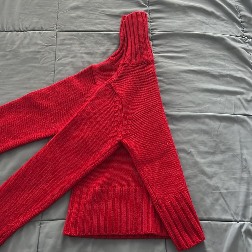 Red sweater🍒 - Picture 3 of 9